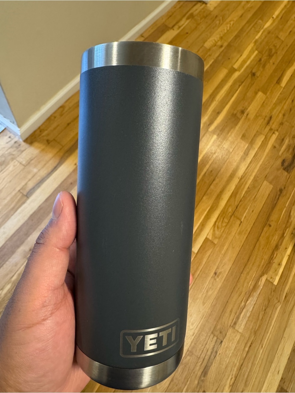 Yeti 18oz Rambler Charcoal Gray
